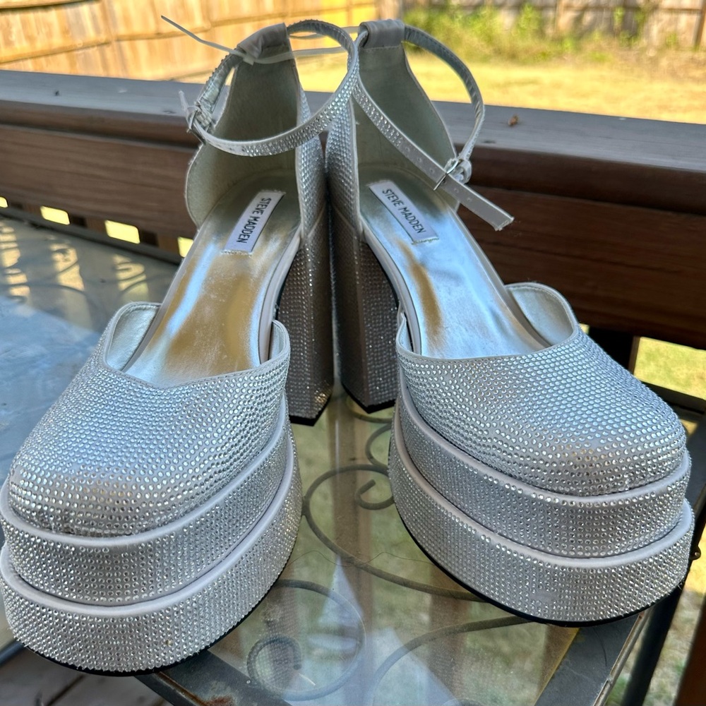 Steve Madden Silver Rhinestone studded Platform Shoe with Ankle strap - nwob